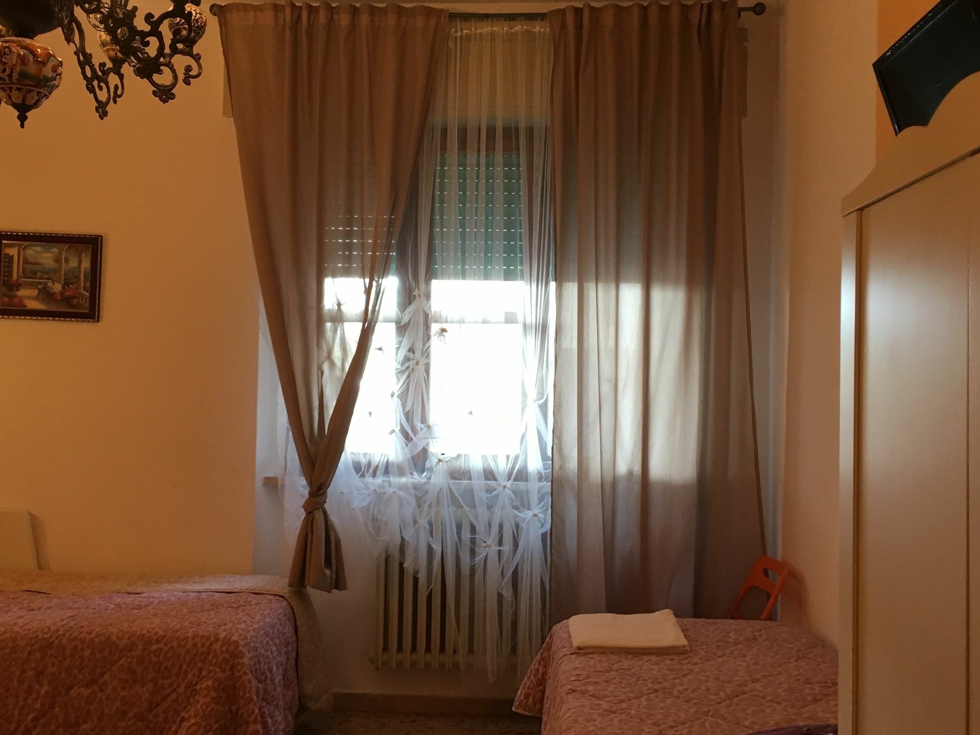 לינה וארוחת בוקר פיזה A Casa Doina Airport2 מראה חיצוני תמונה
